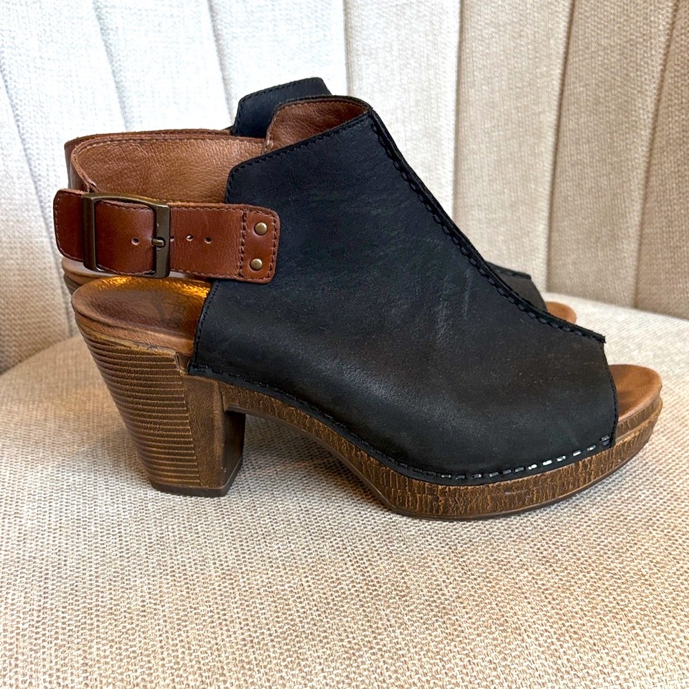 Vintage Dansko Sling Black Open-Toe Heel Clogs Black and Brown